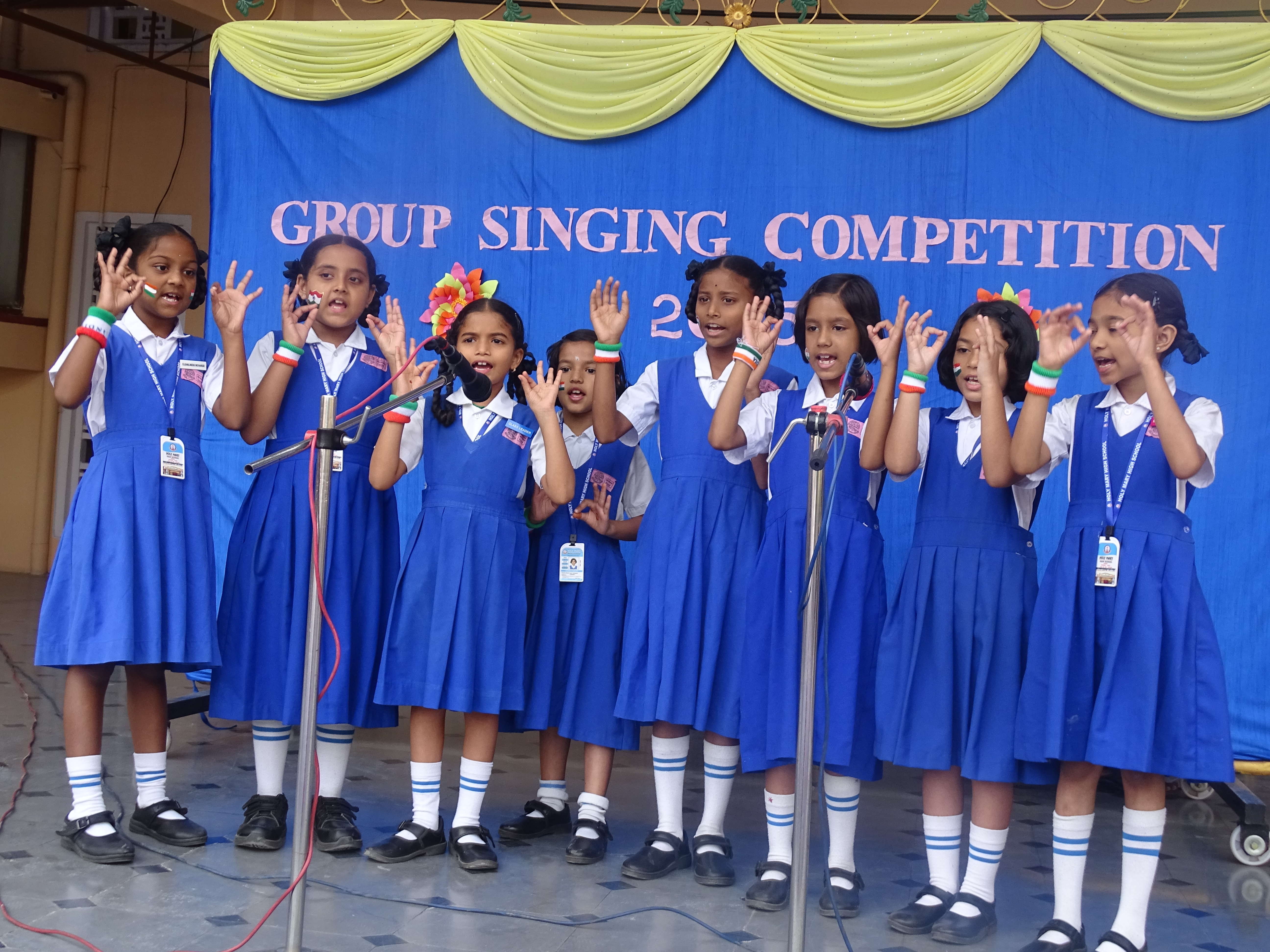 1-Aug-Group singing-25-26